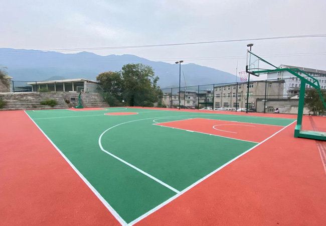 四川綿陽(yáng)塔水鎮(zhèn)云塔社區(qū)便民服務(wù)站1200平方5毫米硅PU順利完工！